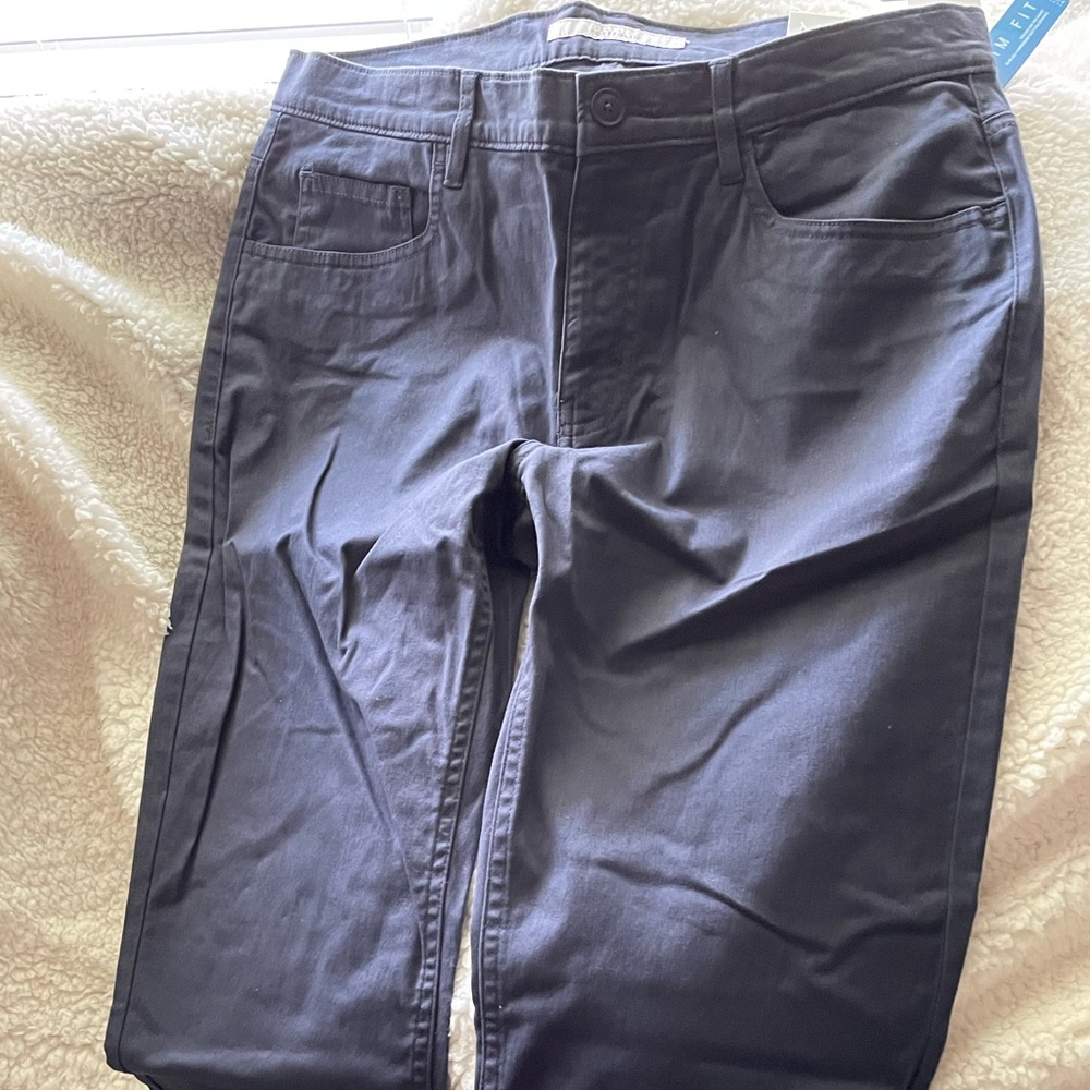 Men’s size 30x32 Perry Ellis chino pant
